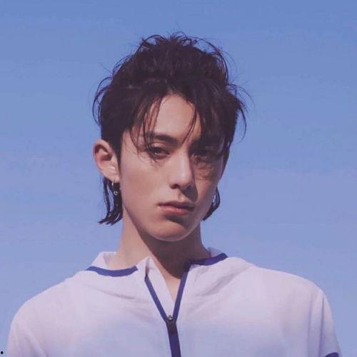 王鹤棣超话爆料最新消息,神秘事件即将揭晓  第1张